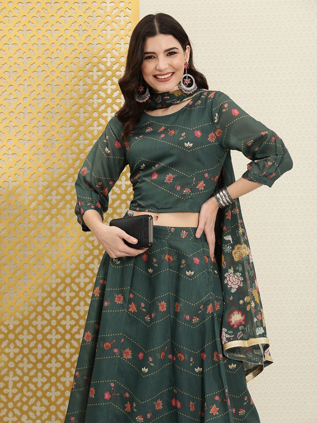 House of Pataudi Women Teal Blue & Red Floral Print Jashn Regular Top with Skirt & Dupatta
House of Pataudi Women Teal Blue & Red Floral Print Jashn Regular Top with Skirt & Dupatta