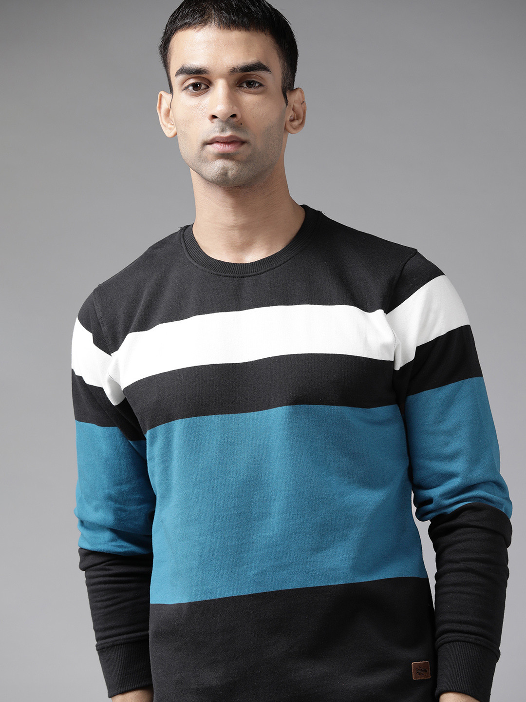 Roadster Men Black & Teal Blue Striped Sweatshirt
Roadster Men Black & Teal Blue Striped Sweatshirt