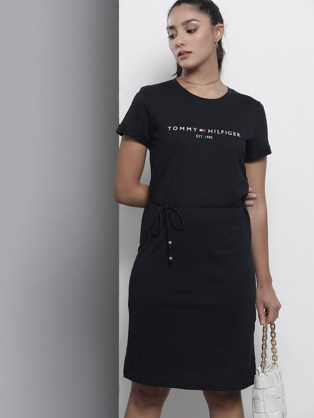 Tommy Hilfiger Navy Blue Organic Cotton T-shirt Dress with Logo
Tommy Hilfiger Navy Blue Organic Cotton T-shirt Dress with Logo
