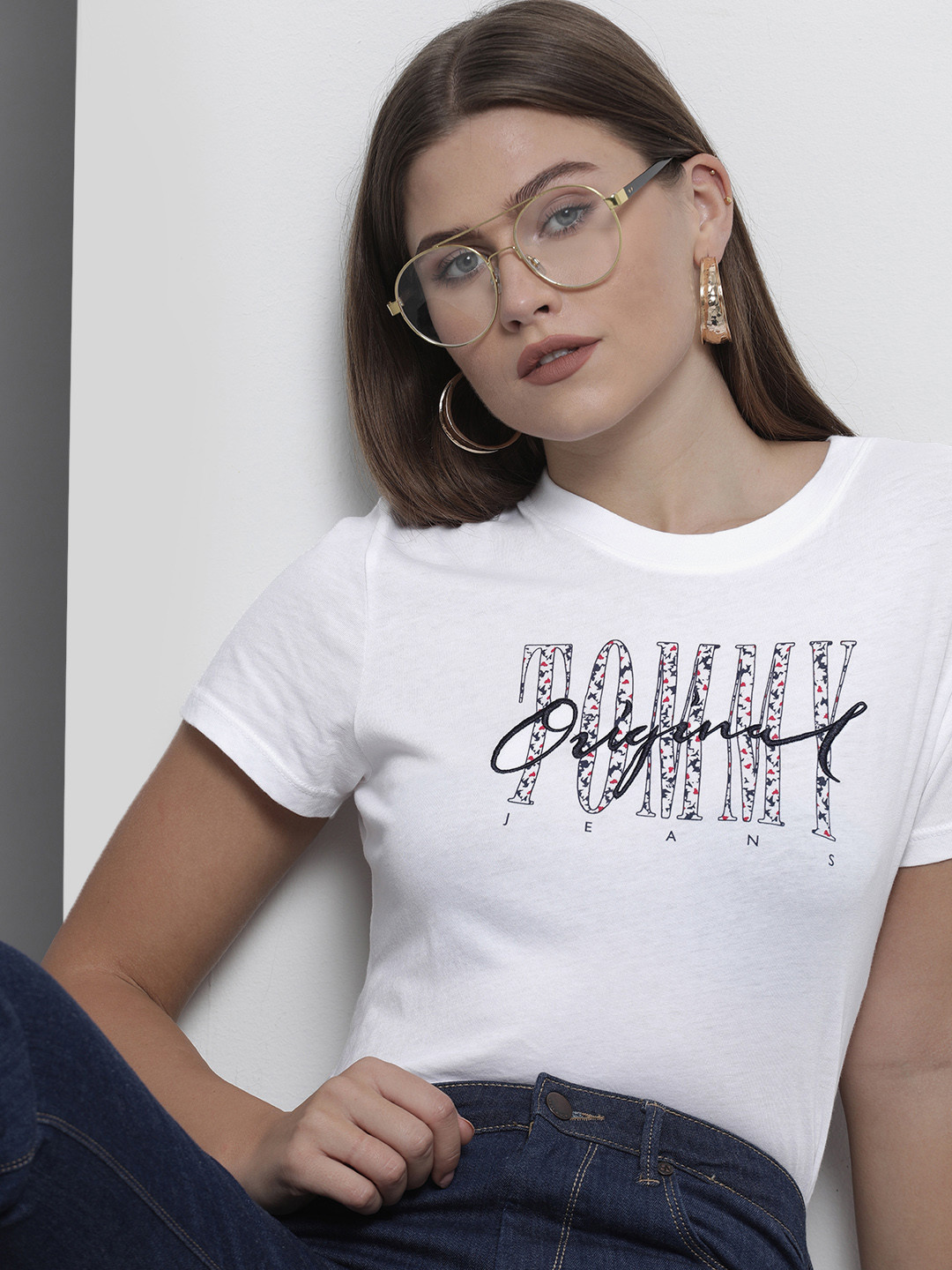 Tommy Hilfiger Women White Navy Blue Camouflage Floral Brand Logo Printed Pure Cotton T-shirt
Tommy Hilfiger Women White Navy Blue Camouflage Floral Brand Logo Printed Pure Cotton T-shirt