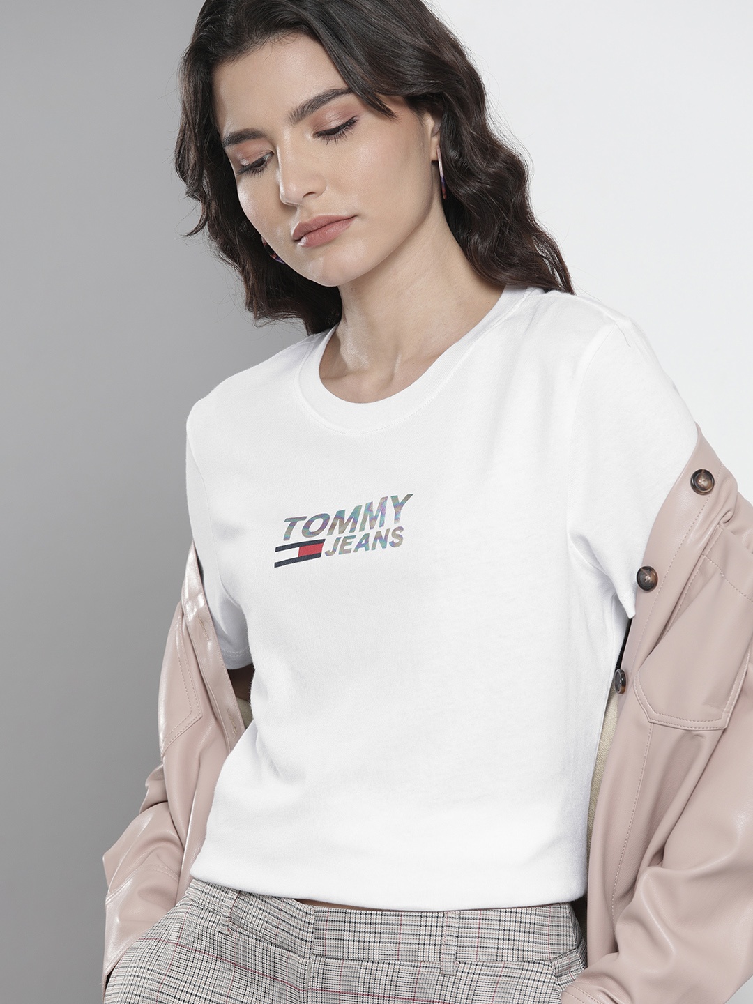 Tommy Hilfiger Women White Logo Printed REG METALLIC CORP Pure Organic Cotton T-shirt
Tommy Hilfiger Women White Logo Printed REG METALLIC CORP Pure Organic Cotton T-shirt