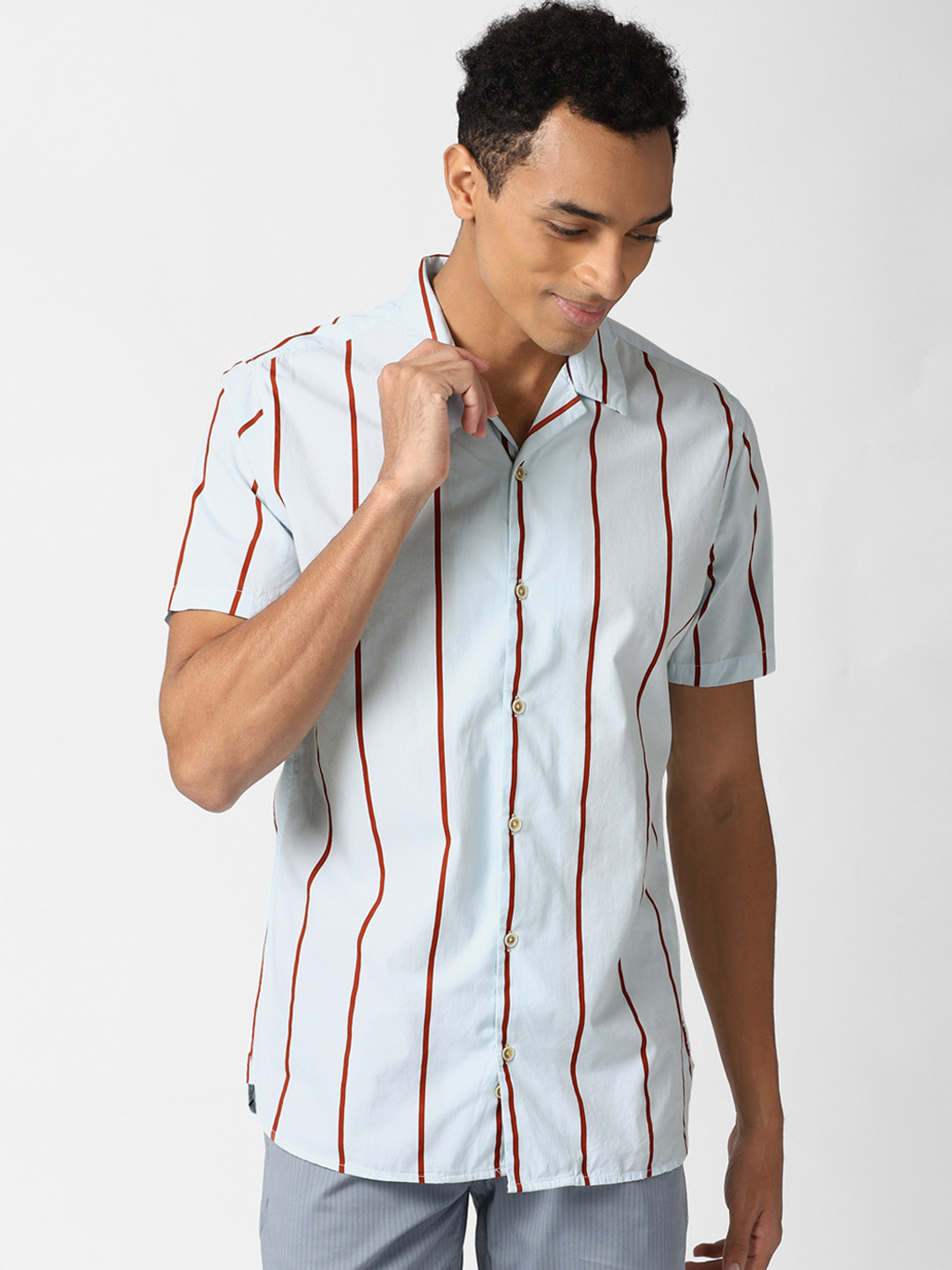 Peter England Casuals Men Blue Pure Cotton Super Slim Fit Opaque Striped Casual Shirt
Peter England Casuals Men Blue Pure Cotton Super Slim Fit Opaque Striped Casual Shirt