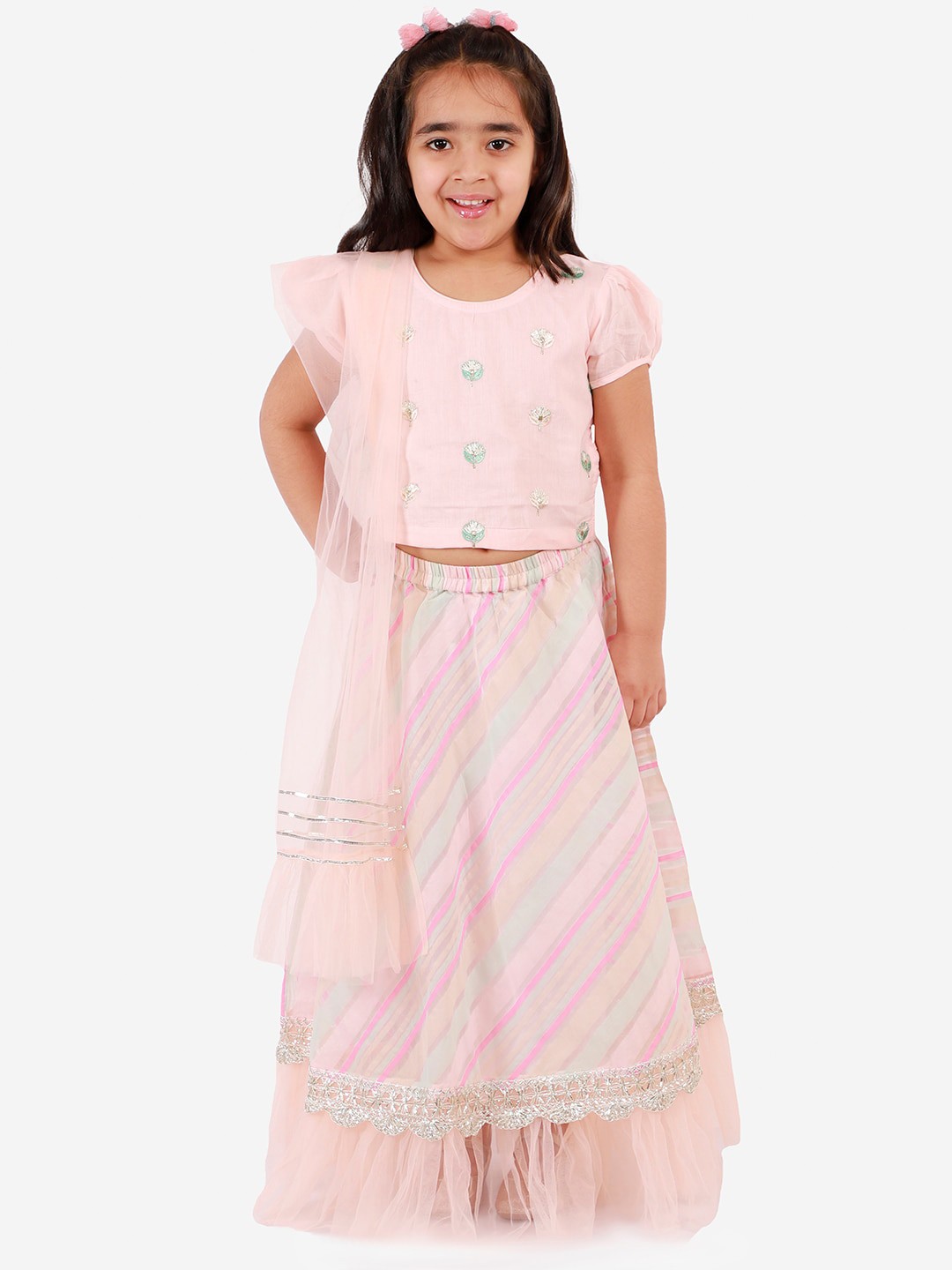 LIL DRAMA Girls Peach-Coloured & Pink Embroidered Sequinned Ready to Wear Lehenga & Blouse With Dupatta
LIL DRAMA Girls Peach-Coloured & Pink Embroidered Sequinned Ready to Wear Lehenga & Blouse With Dupatta