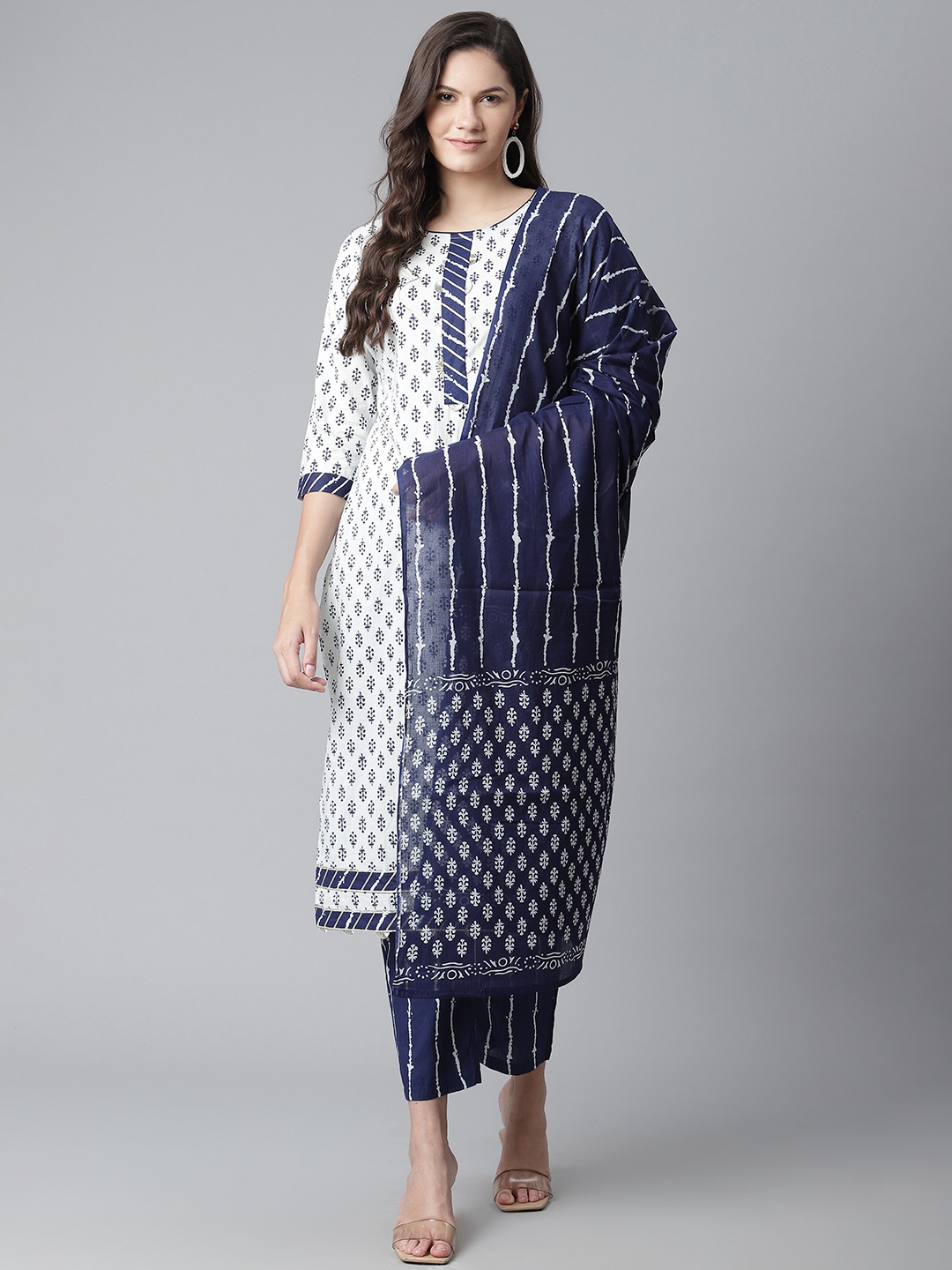 Yuris Women White Ethnic Motifs Printed Gotta Patti Pure Cotton Kurta with Trousers & With Dupatta
Yuris Women White Ethnic Motifs Printed Gotta Patti Pure Cotton Kurta with Trousers & With Dupatta