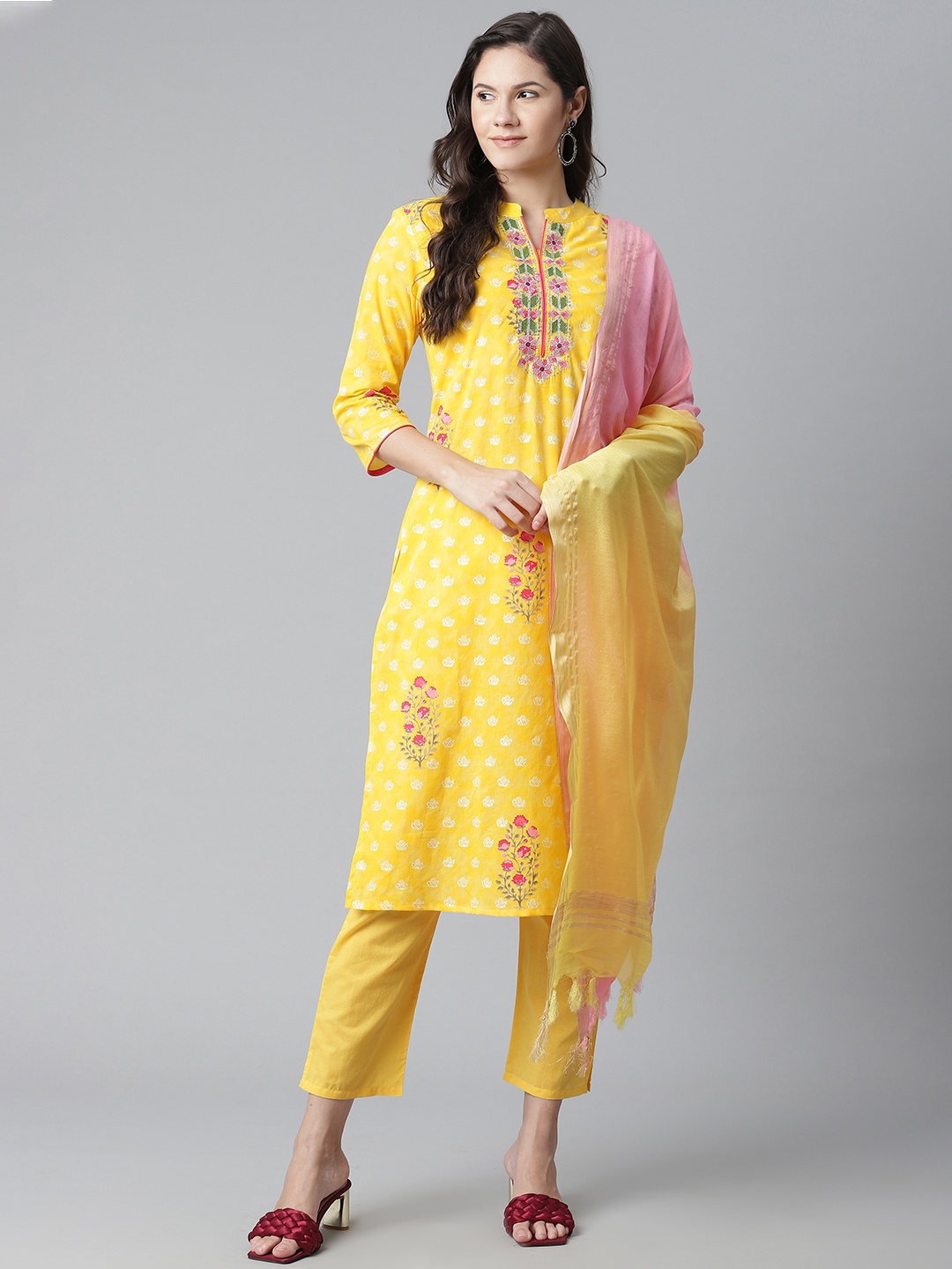 Yuris Women Yellow Ethnic Motifs Printed Thread Work Pure Cotton Kurta with Trousers & With Dupatta
Yuris Women Yellow Ethnic Motifs Printed Thread Work Pure Cotton Kurta with Trousers & With Dupatta