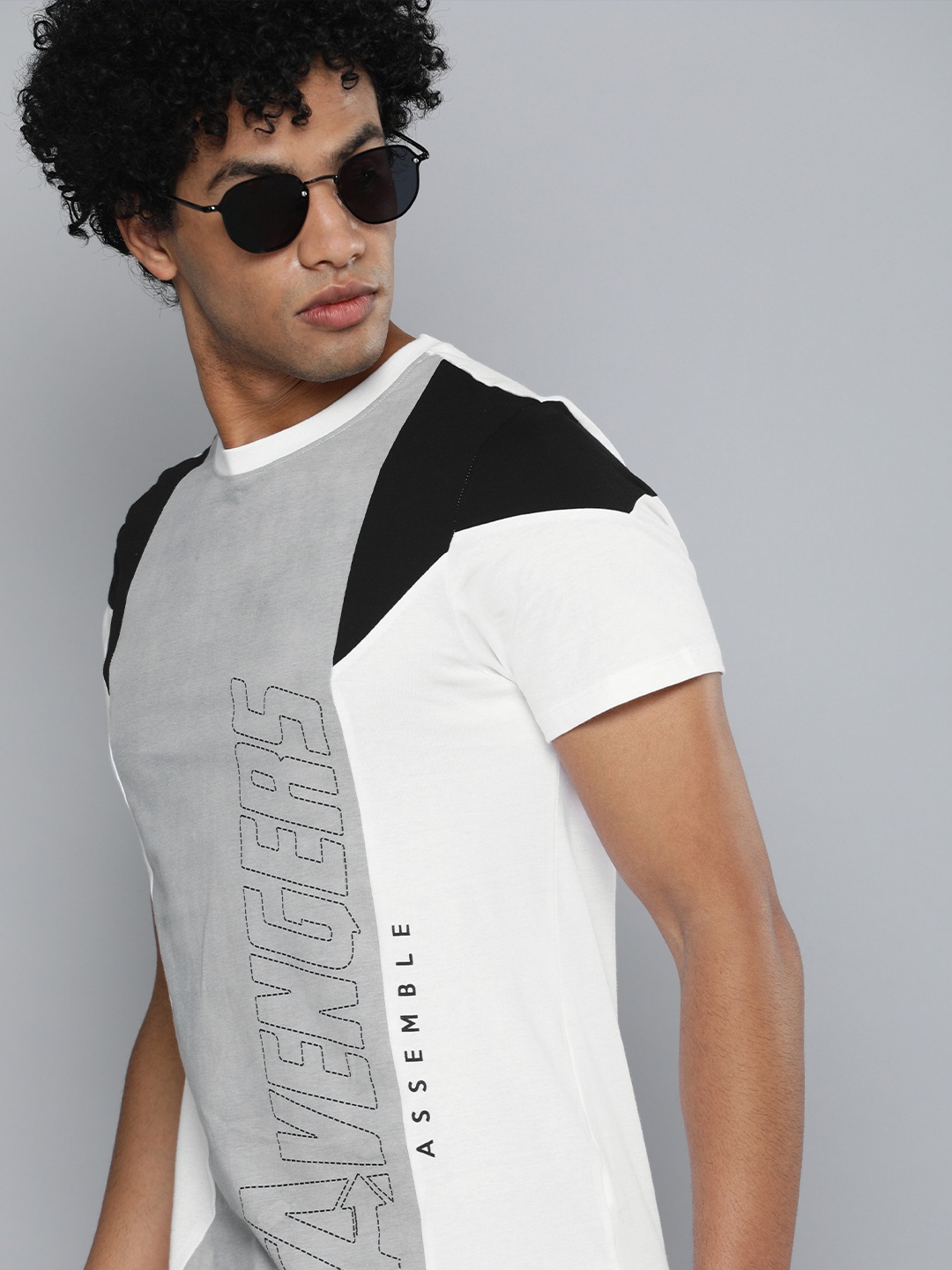 Kook N Keech Marvel Men Grey & White Colourblocked And Avengers Printed Cotton T-shirt
Kook N Keech Marvel Men Grey & White Colourblocked And Avengers Printed Cotton T-shirt