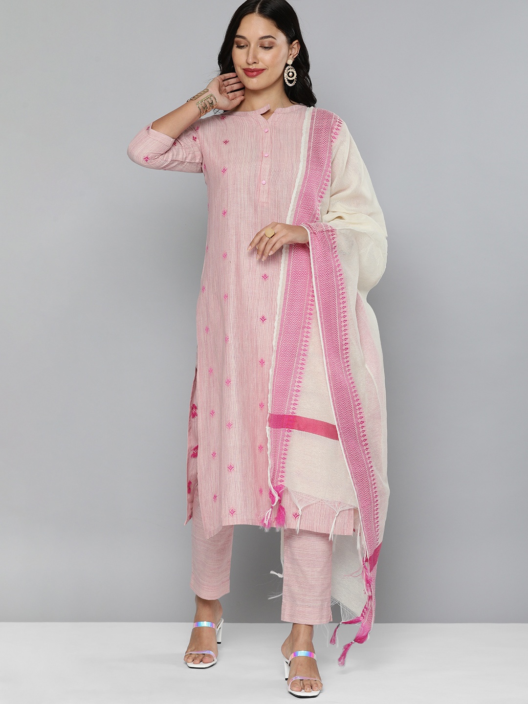 Kvsfab Pink & Off White Ethnic Motif Patterned Pure Cotton Unstitched Dress Material
Kvsfab Pink & Off White Ethnic Motif Patterned Pure Cotton Unstitched Dress Material