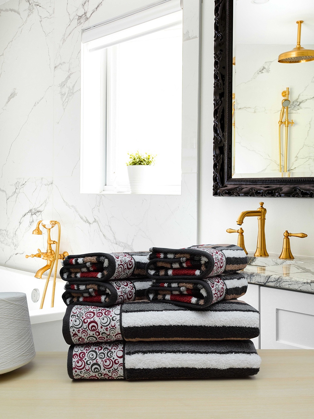 RANGOLI Set Of 6 Coffee Brown & Red Striped 480 GSM Pure Cotton Terri Berri Towels
RANGOLI Set Of 6 Coffee Brown & Red Striped 480 GSM Pure Cotton Terri Berri Towels