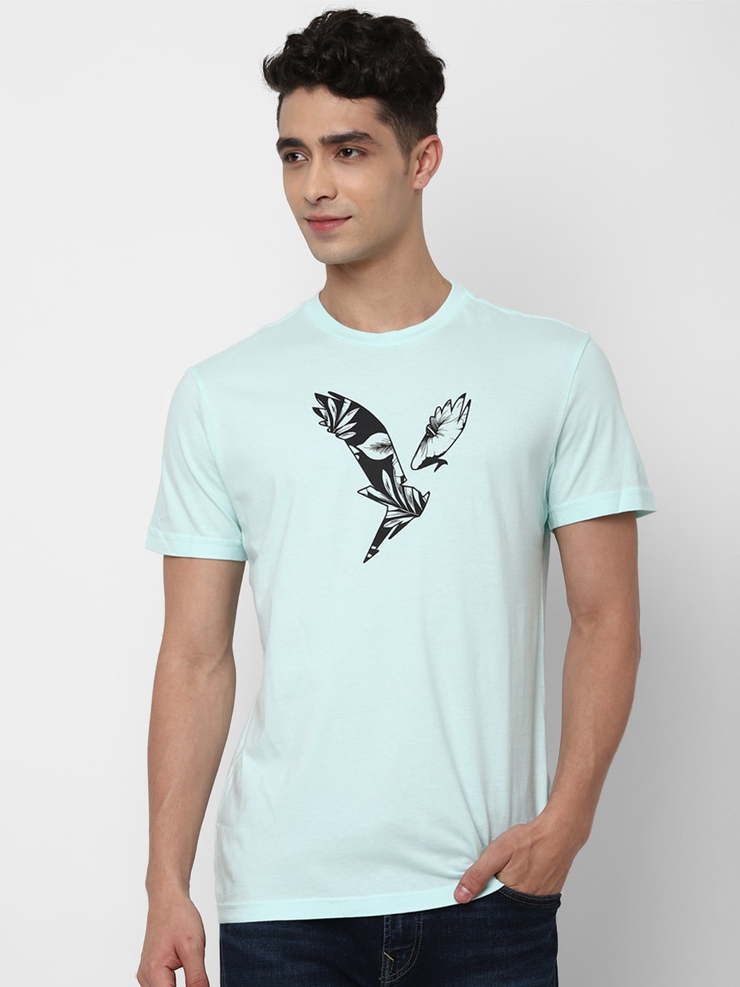 AMERICAN EAGLE OUTFITTERS Men Turquoise Blue Black Graphic Printed Cotton Pure Cotton T-shirt
AMERICAN EAGLE OUTFITTERS Men Turquoise Blue Black Graphic Printed Cotton Pure Cotton T-shirt