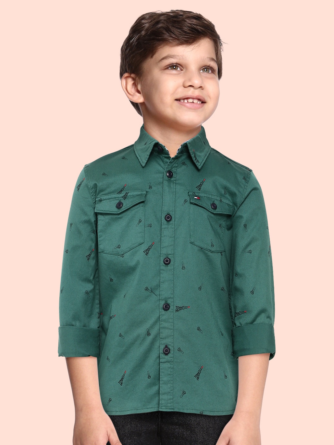 Tommy Hilfiger Boys Forage Green Regular Fit Conversational Opaque Printed Casual Shirt
Tommy Hilfiger Boys Forage Green Regular Fit Conversational Opaque Printed Casual Shirt