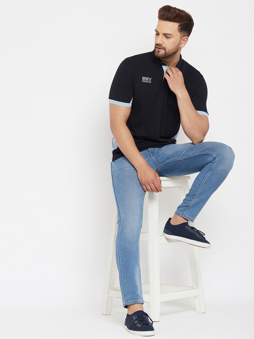 Crimsoune Club Men Navy Blue Typography Colourblocked Polo Collar Applique Slim Fit T-shirt
Crimsoune Club Men Navy Blue Typography Colourblocked Polo Collar Applique Slim Fit T-shirt