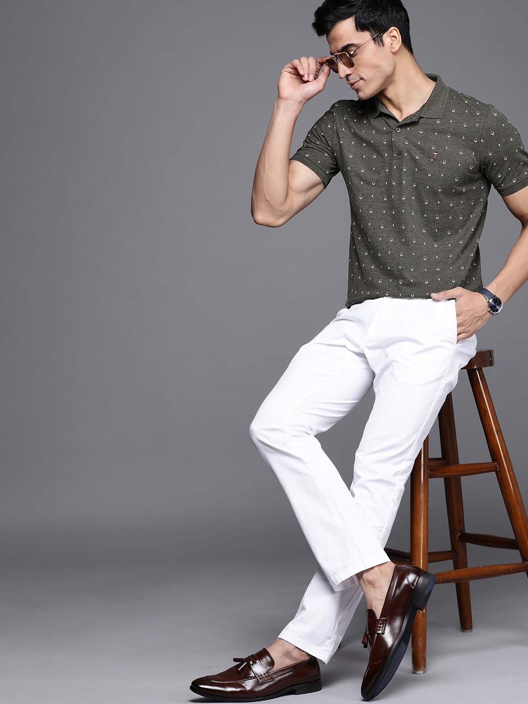 Louis Philippe Sport Men Olive Green & Cream-Coloured Geometric Print Polo Collar T-shirt
Louis Philippe Sport Men Olive Green & Cream-Coloured Geometric Print Polo Collar T-shirt