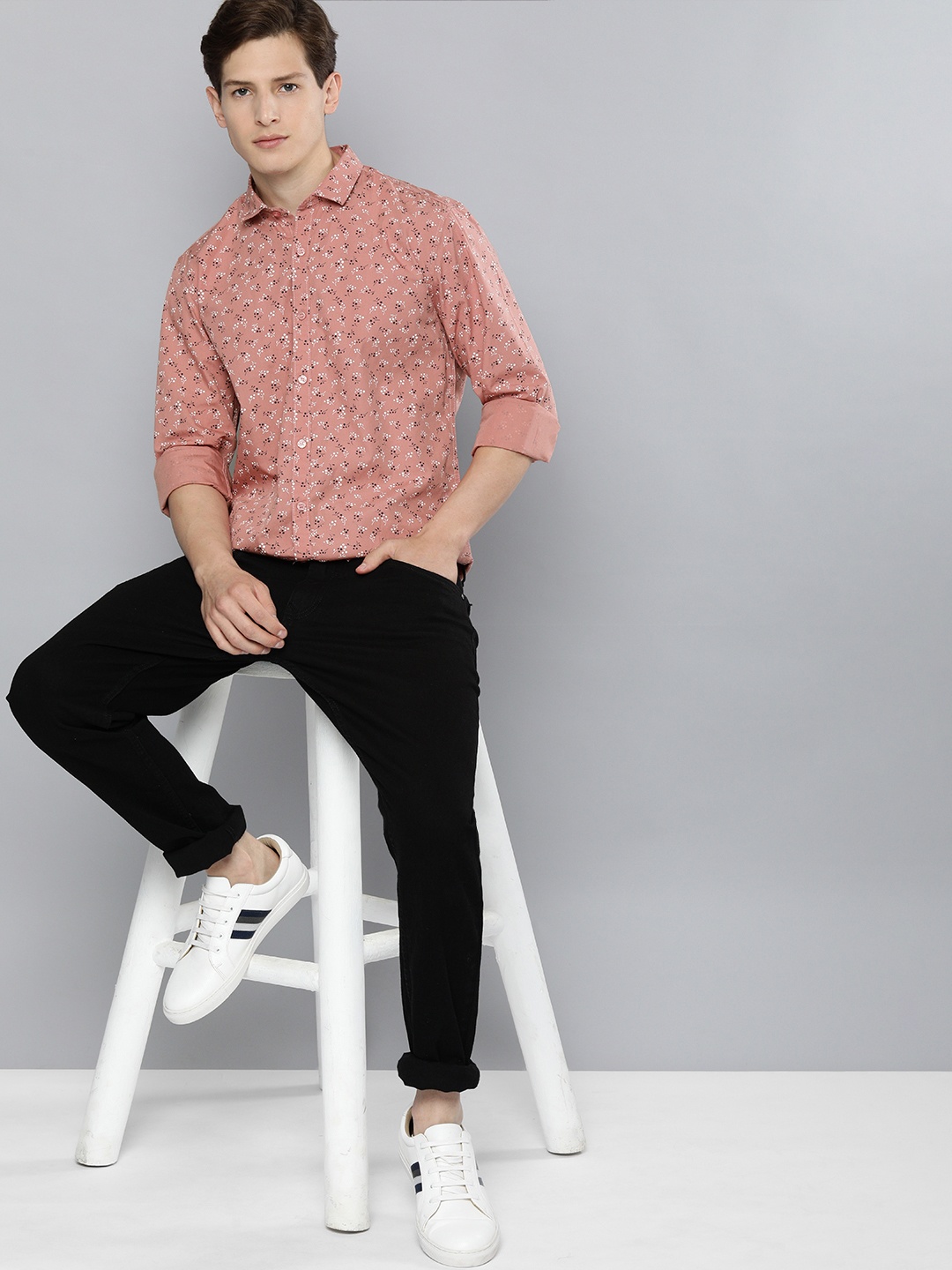 Mast & Harbour Men Pink & White Slim Fit Ditsy Floral Printed Pure Cotton Casual Shirt
Mast & Harbour Men Pink & White Slim Fit Ditsy Floral Printed Pure Cotton Casual Shirt