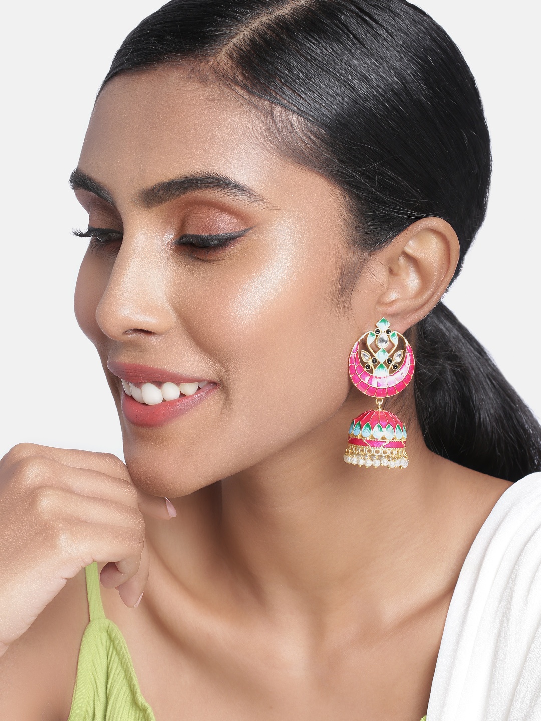 Peora Magenta & Blue Gold-Plated Kundan Studded Meenakari Enamelled Dome Shaped Jhumkas
Peora Magenta & Blue Gold-Plated Kundan Studded Meenakari Enamelled Dome Shaped Jhumkas