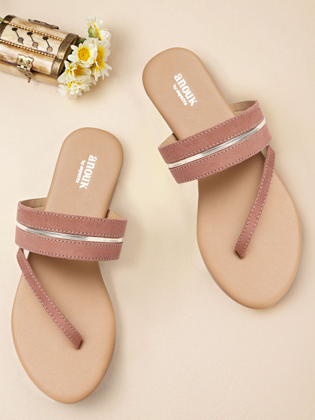 Anouk Women Dusky Pink & Gold-Toned Striped Suede Finish Handcrafted Open Toe Flats, Rose
Anouk Women Dusky Pink & Gold-Toned Striped Suede Finish Handcrafted Open Toe Flats, Rose