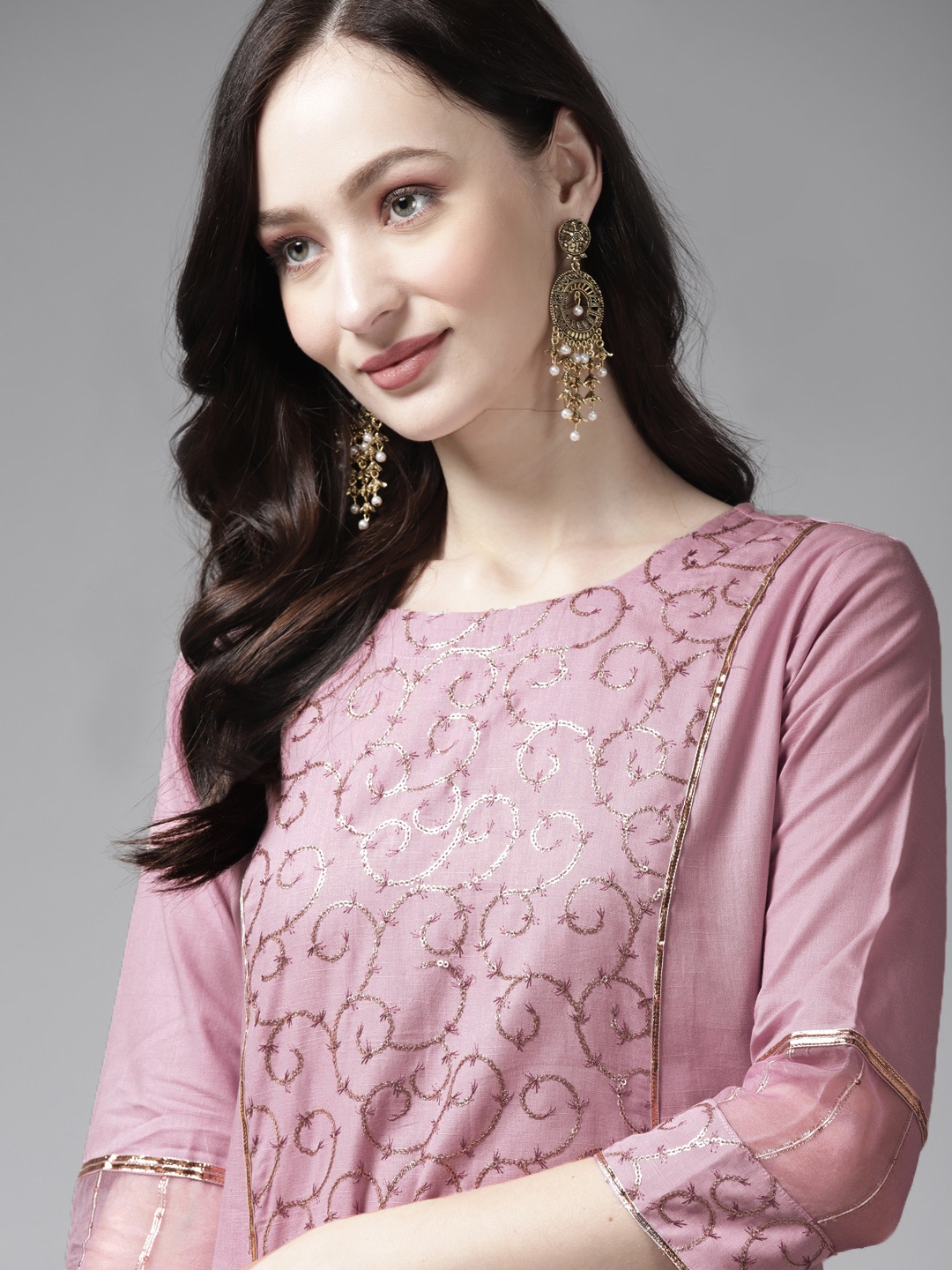 Indo Era Women Purple Floral Embroidered Regular Sequinned Kurta with Trousers & With Dupatta
Indo Era Women Purple Floral Embroidered Regular Sequinned Kurta with Trousers & With Dupatta