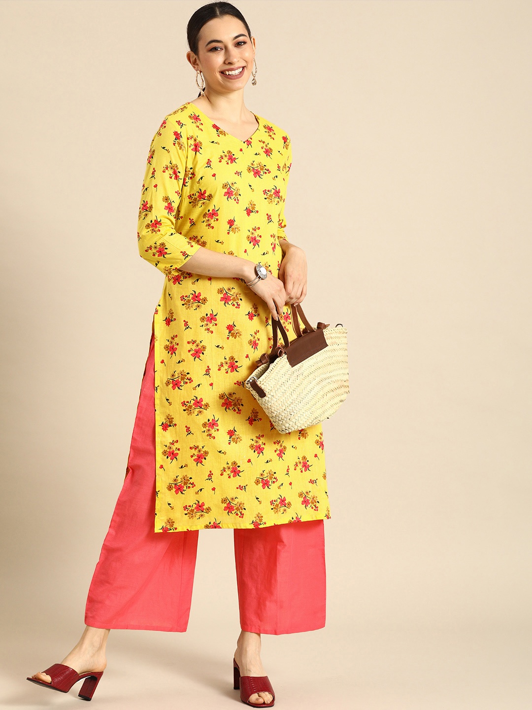 Anouk Women Yellow Floral Printed Regular Pure Cotton Kurta with Solid Peach Palazzos
Anouk Women Yellow Floral Printed Regular Pure Cotton Kurta with Solid Peach Palazzos
