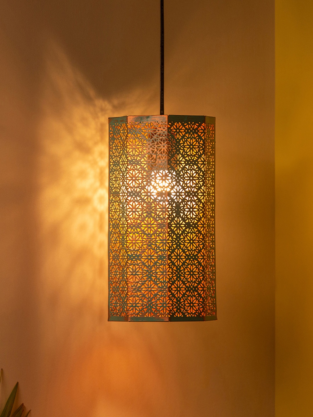 ExclusiveLane Turquoise Blue Iron Matte Finish Hanging Pendant Ceiling Lamp 14 Inch
ExclusiveLane Turquoise Blue Iron Matte Finish Hanging Pendant Ceiling Lamp 14 Inch