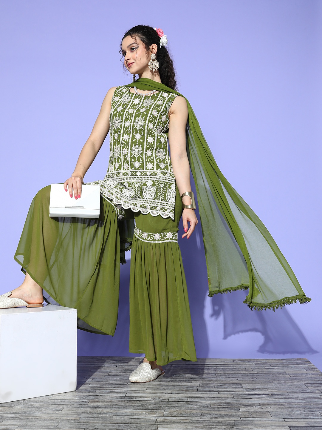 Juniper Women Green Ethnic Motifs Embroidered Sequinned Kurta with Sharara & Dupatta
Juniper Women Green Ethnic Motifs Embroidered Sequinned Kurta with Sharara & Dupatta