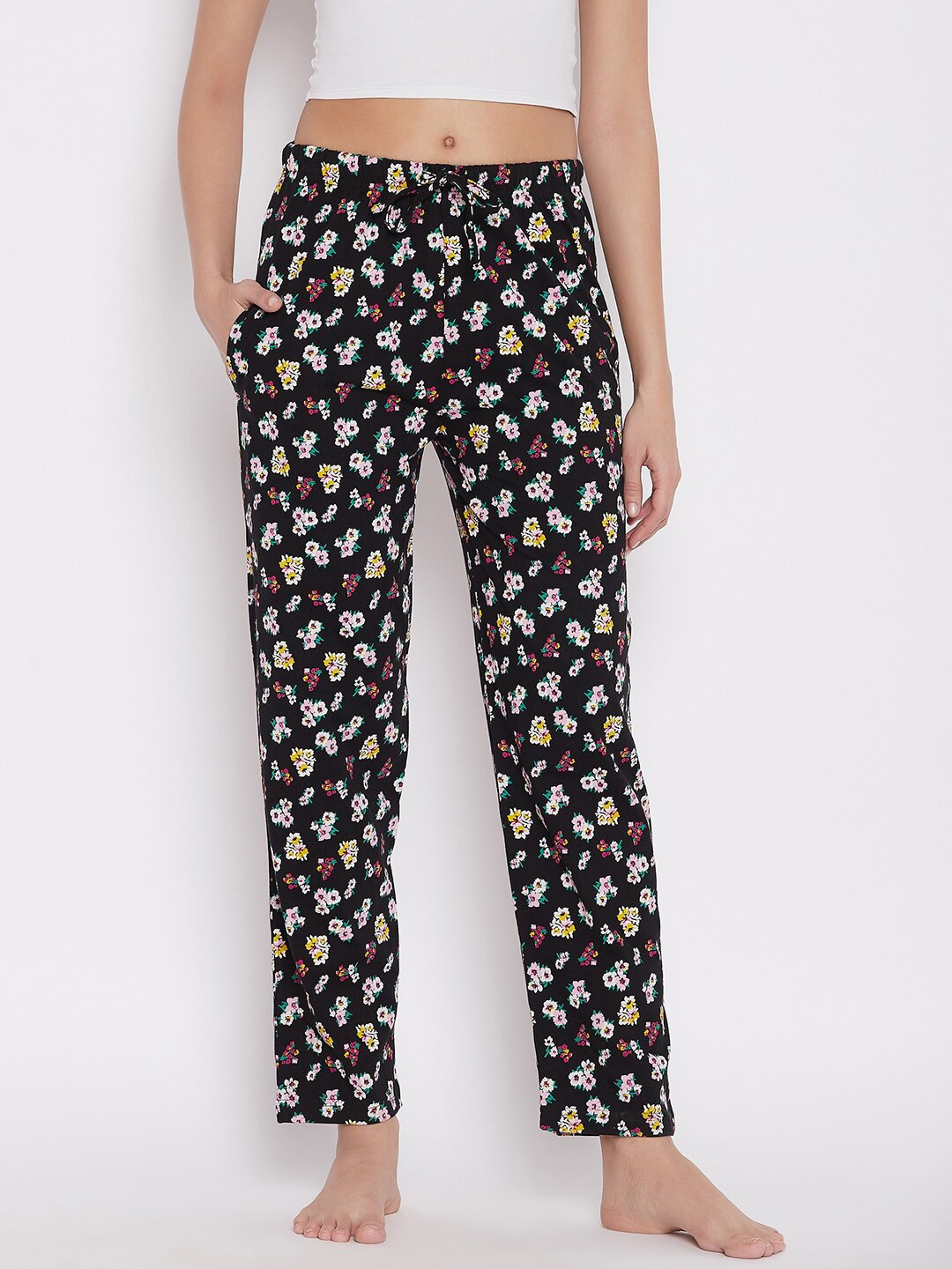 C9 AIRWEAR Women Black & Yellow Floral Printed Pure Cotton Lounge Pants
C9 AIRWEAR Women Black & Yellow Floral Printed Pure Cotton Lounge Pants