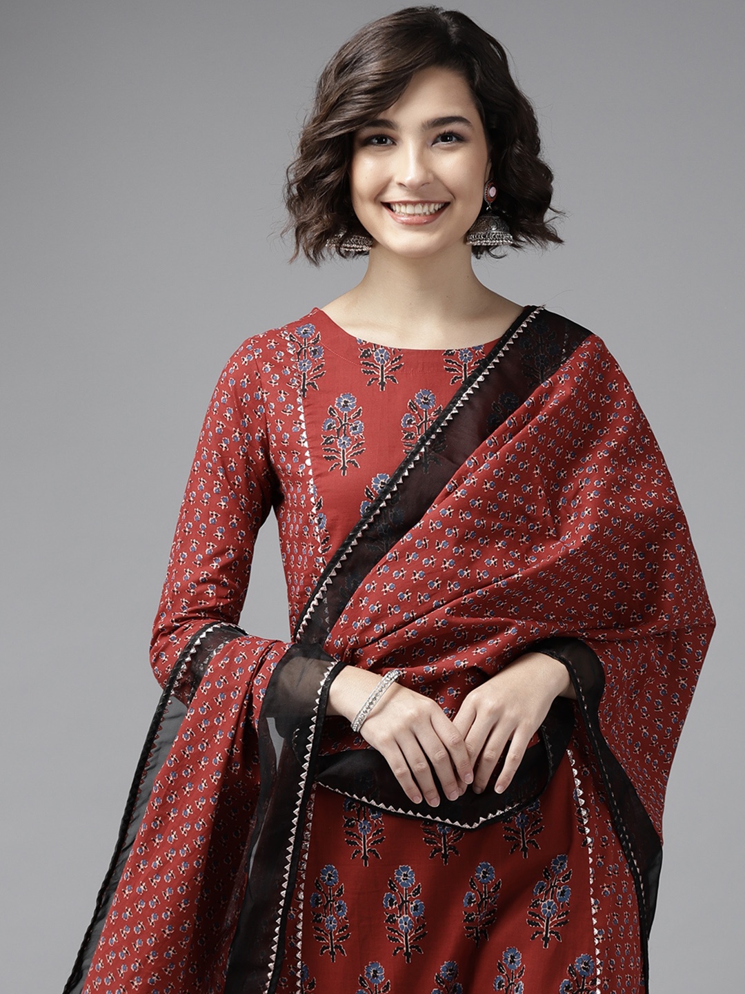 Indo Era Women Red Ethnic Motifs Printed Panelled Gotta Patti Pure Cotton Kurta with Trousers & With Dupatta
Indo Era Women Red Ethnic Motifs Printed Panelled Gotta Patti Pure Cotton Kurta with Trousers & With Dupatta