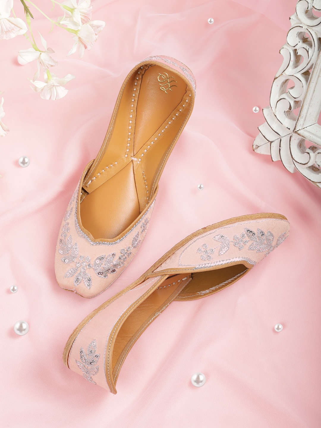 House of Pataudi Women Peach-Coloured & Silver-Toned Embellished Handcrafted Mojaris
House of Pataudi Women Peach-Coloured & Silver-Toned Embellished Handcrafted Mojaris