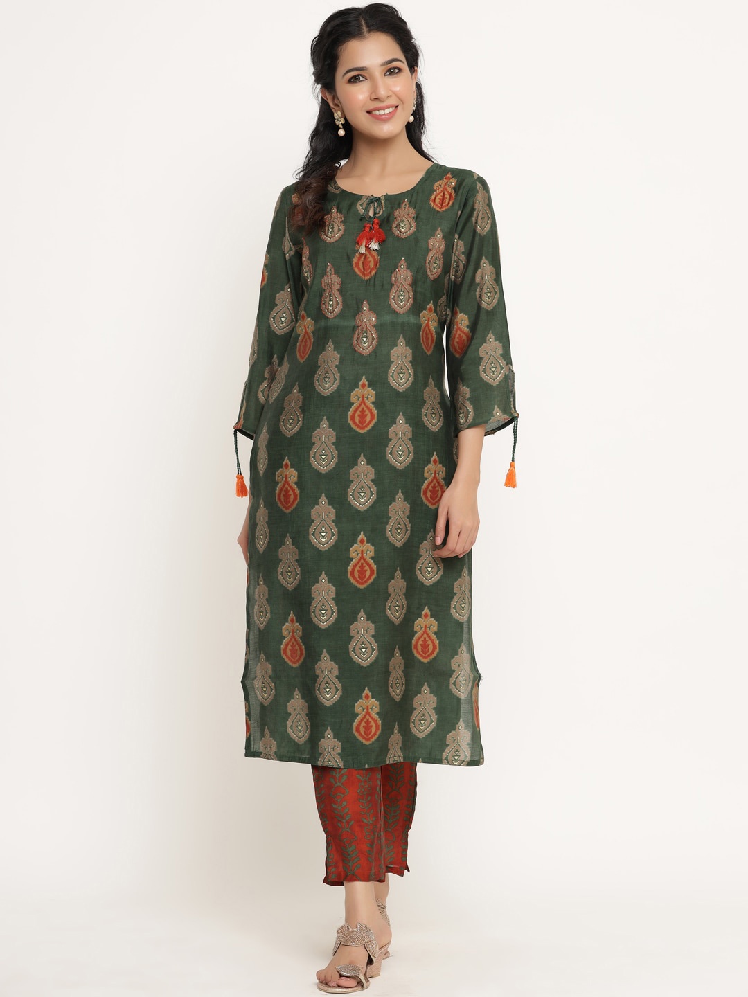 DIVYANK Women Green & Maroon Ethnic Motifs Printed Chanderi Silk Kurta with Trousers
DIVYANK Women Green & Maroon Ethnic Motifs Printed Chanderi Silk Kurta with Trousers