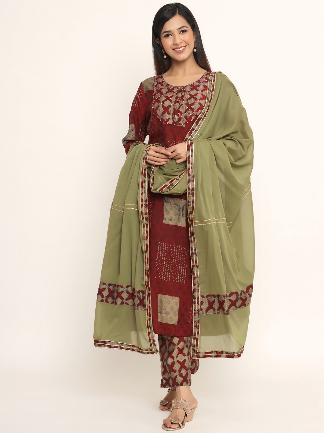DIVYANK Women Maroon & Green Ethnic Motifs Printed Sequinned Chanderi Silk Kurta Set
DIVYANK Women Maroon & Green Ethnic Motifs Printed Sequinned Chanderi Silk Kurta Set