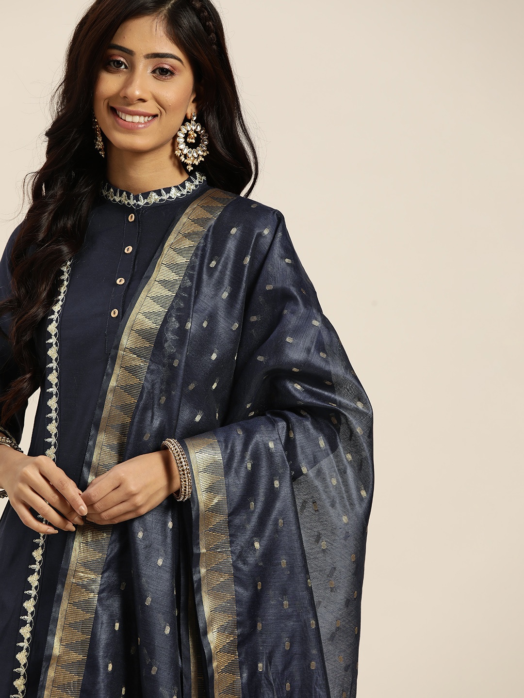 Sangria Women Navy Blue Ethnic Motifs Embroidered Regular Gotta Patti Kurta with Trousers & With Dupatta
Sangria Women Navy Blue Ethnic Motifs Embroidered Regular Gotta Patti Kurta with Trousers & With Dupatta