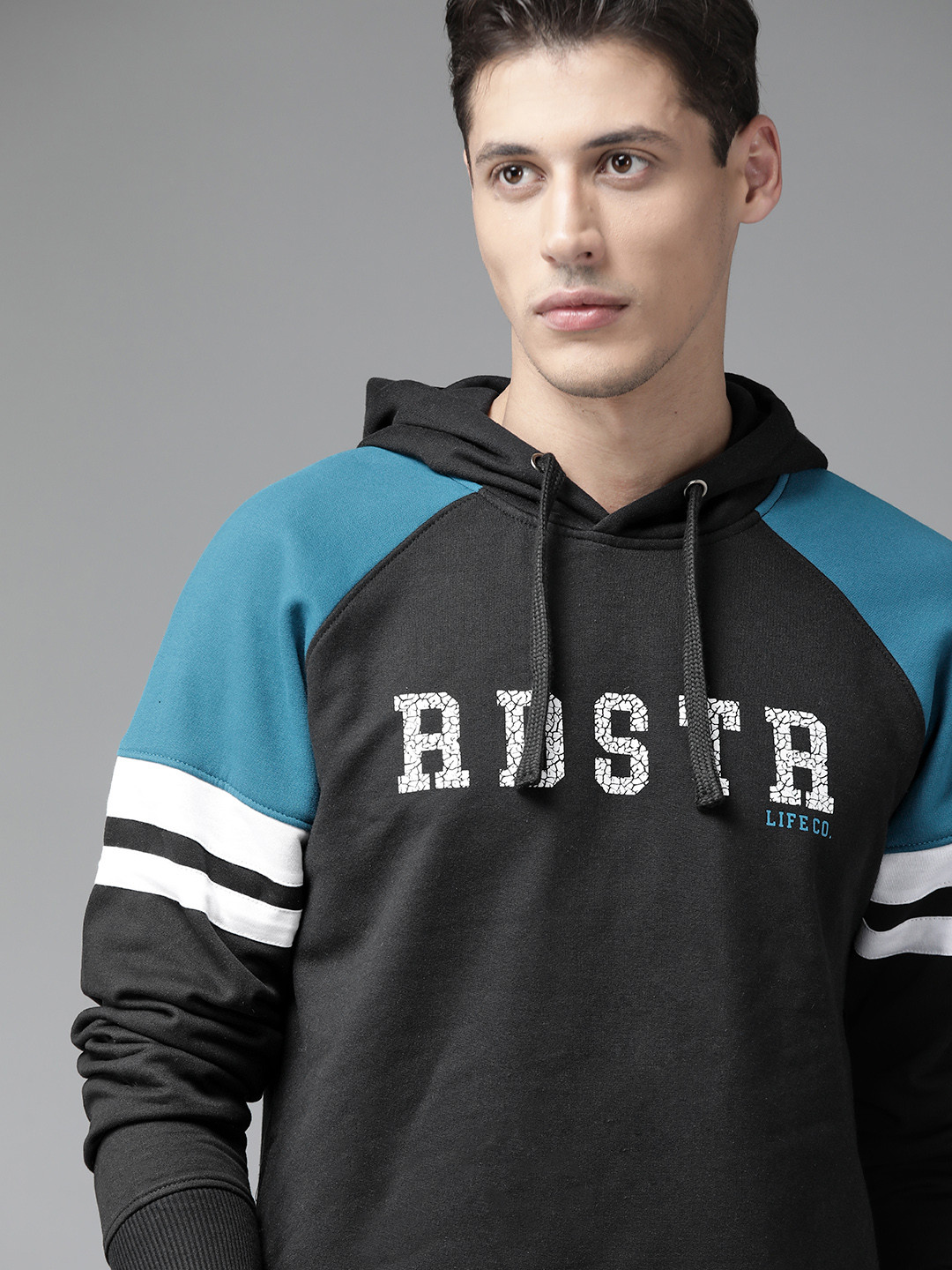 Roadster Men Black Printed Hooded Sweatshirt 
Roadster Men Black Printed Hooded Sweatshirt