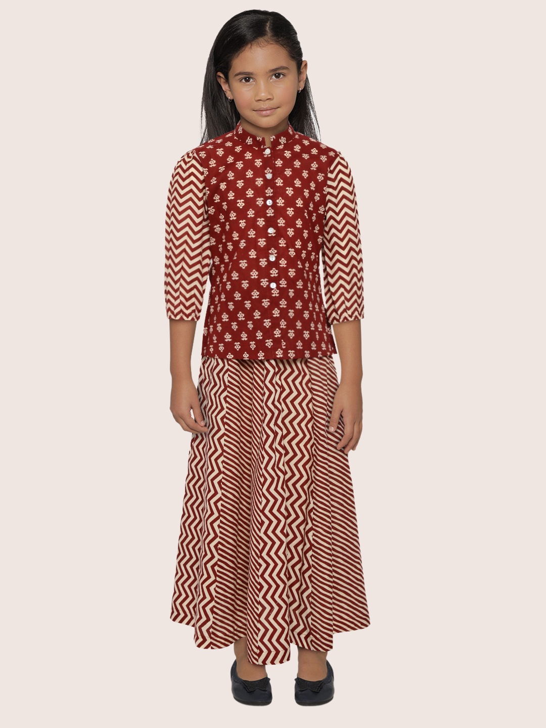 Sangria Girls Maroon & Cream-Coloured Chevron Printed Cotton Fusion Lehenga with Blouse
Sangria Girls Maroon & Cream-Coloured Chevron Printed Cotton Fusion Lehenga with Blouse