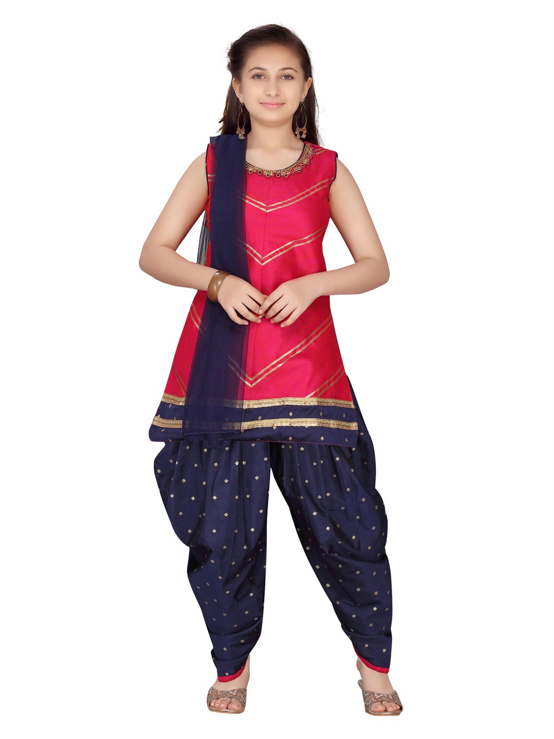 Aarika Girls Pink & Gold Striped Woven Design Straight Kurti with Patiala & With Dupatta
Aarika Girls Pink & Gold Striped Woven Design Straight Kurti with Patiala & With Dupatta