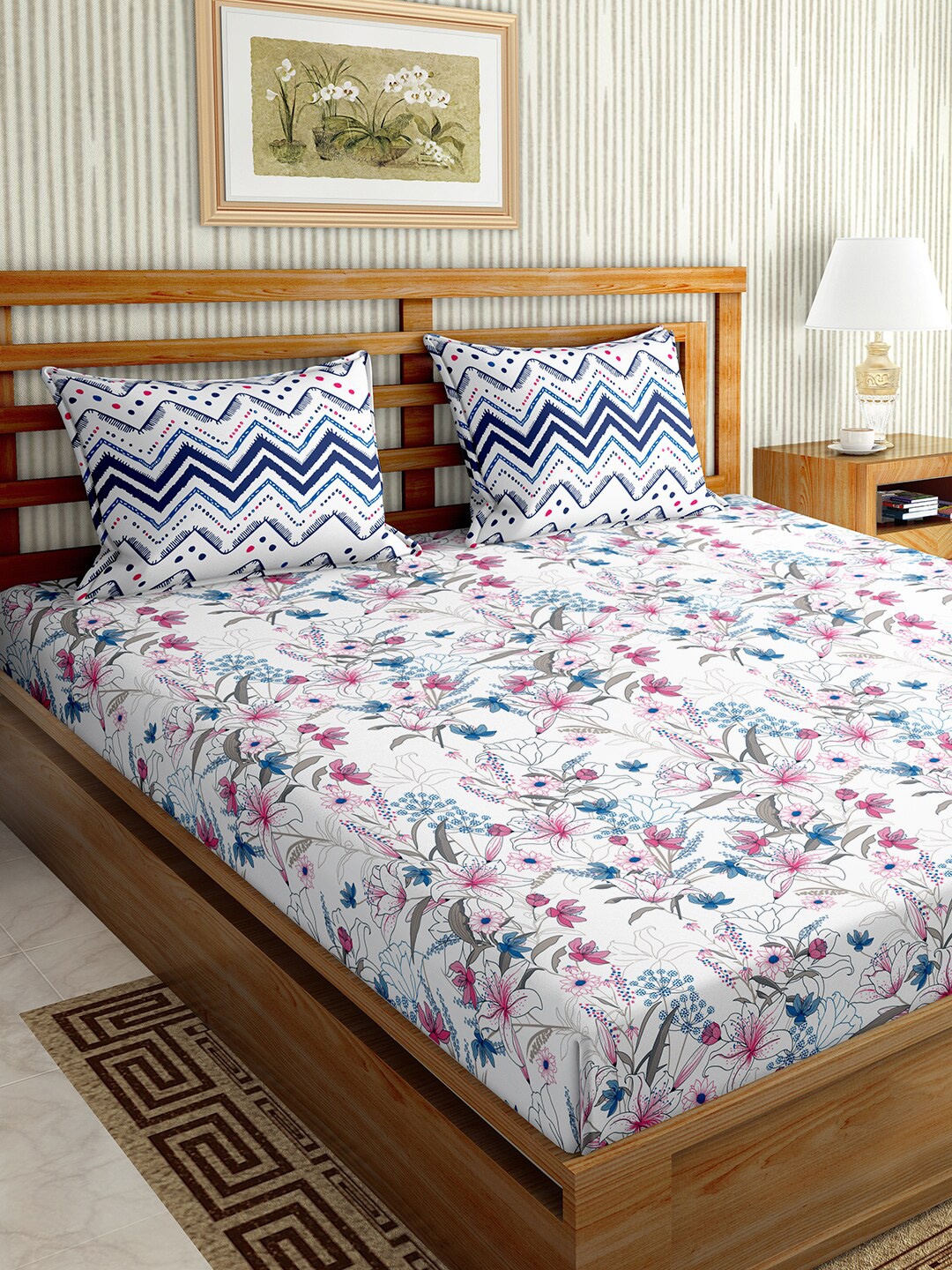 BELLA CASA White & Blue Floral 150 TC King Bedsheet with 2 Pillow Covers