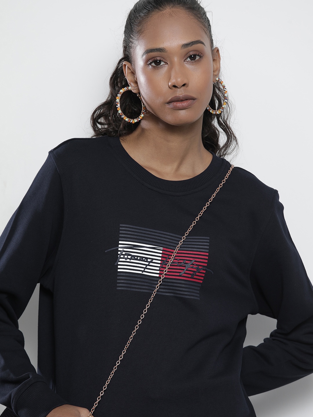 Tommy Hilfiger Women Navy Blue Logo And Flag Embroidered Pure Cotton Pullover Sweatshirt
Tommy Hilfiger Women Navy Blue Logo And Flag Embroidered Pure Cotton Pullover Sweatshirt