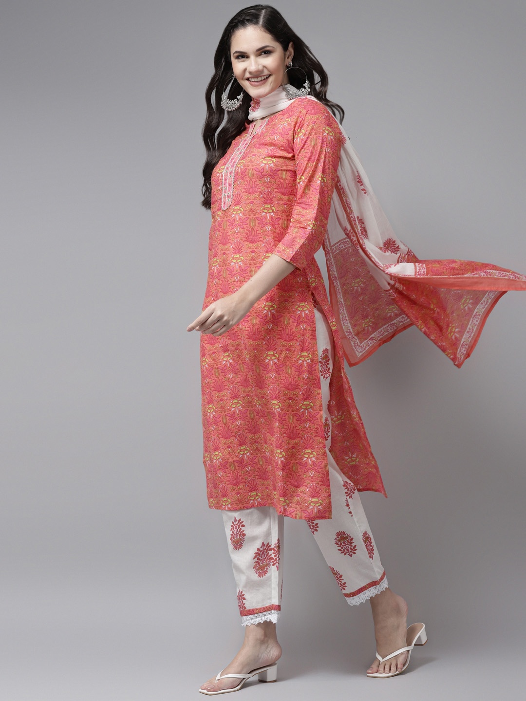 Yufta Women Pink & White Ethnic Motifs Printed Mirror Work Kurta with Palazzos & Dupatta
Yufta Women Pink & White Ethnic Motifs Printed Mirror Work Kurta with Palazzos & Dupatta