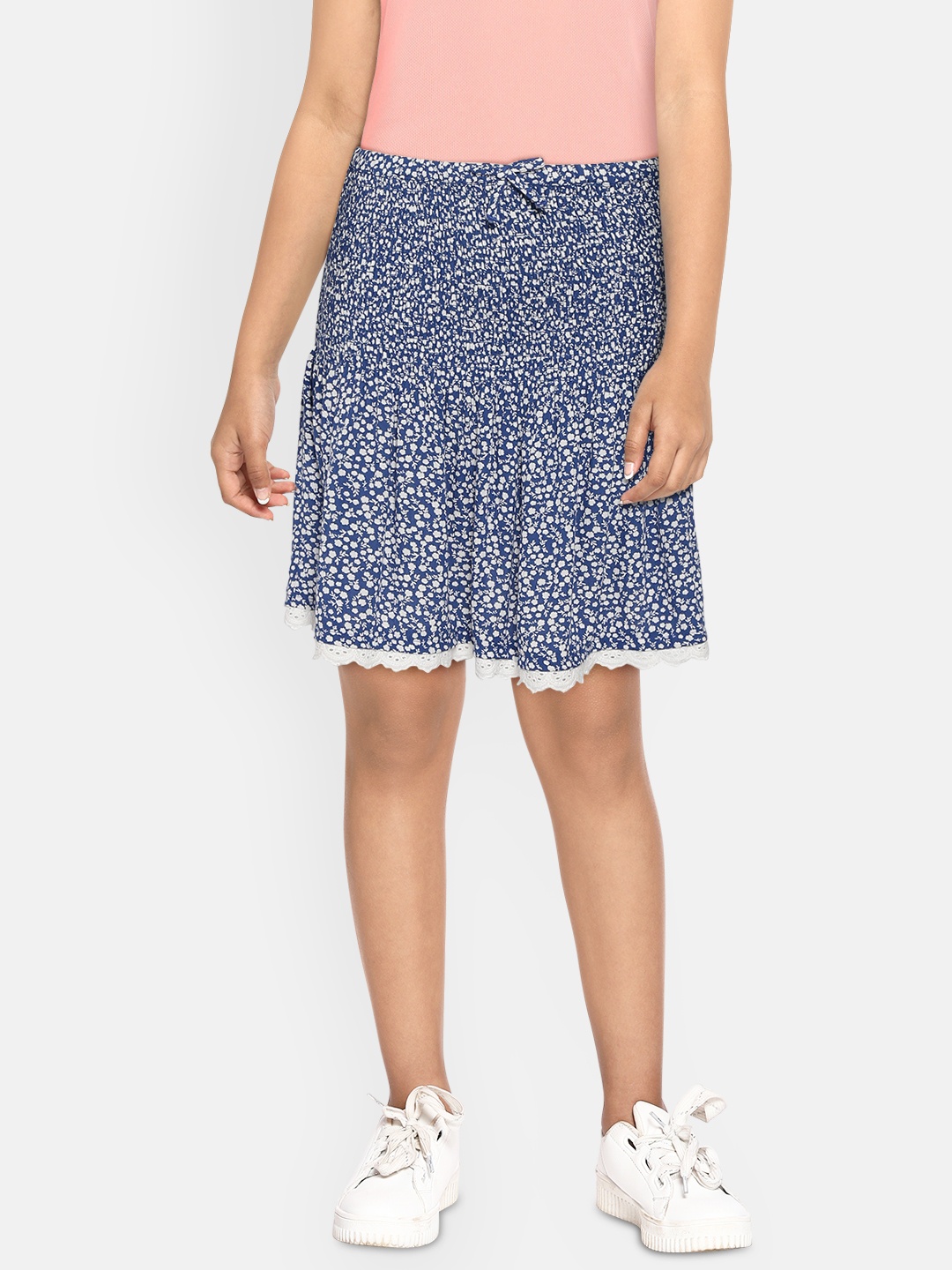 Marks & Spencer Girls Blue & White Ditsy Floral Print Sustainable Smocked A-Line Skirt
Marks & Spencer Girls Blue & White Ditsy Floral Print Sustainable Smocked A-Line Skirt