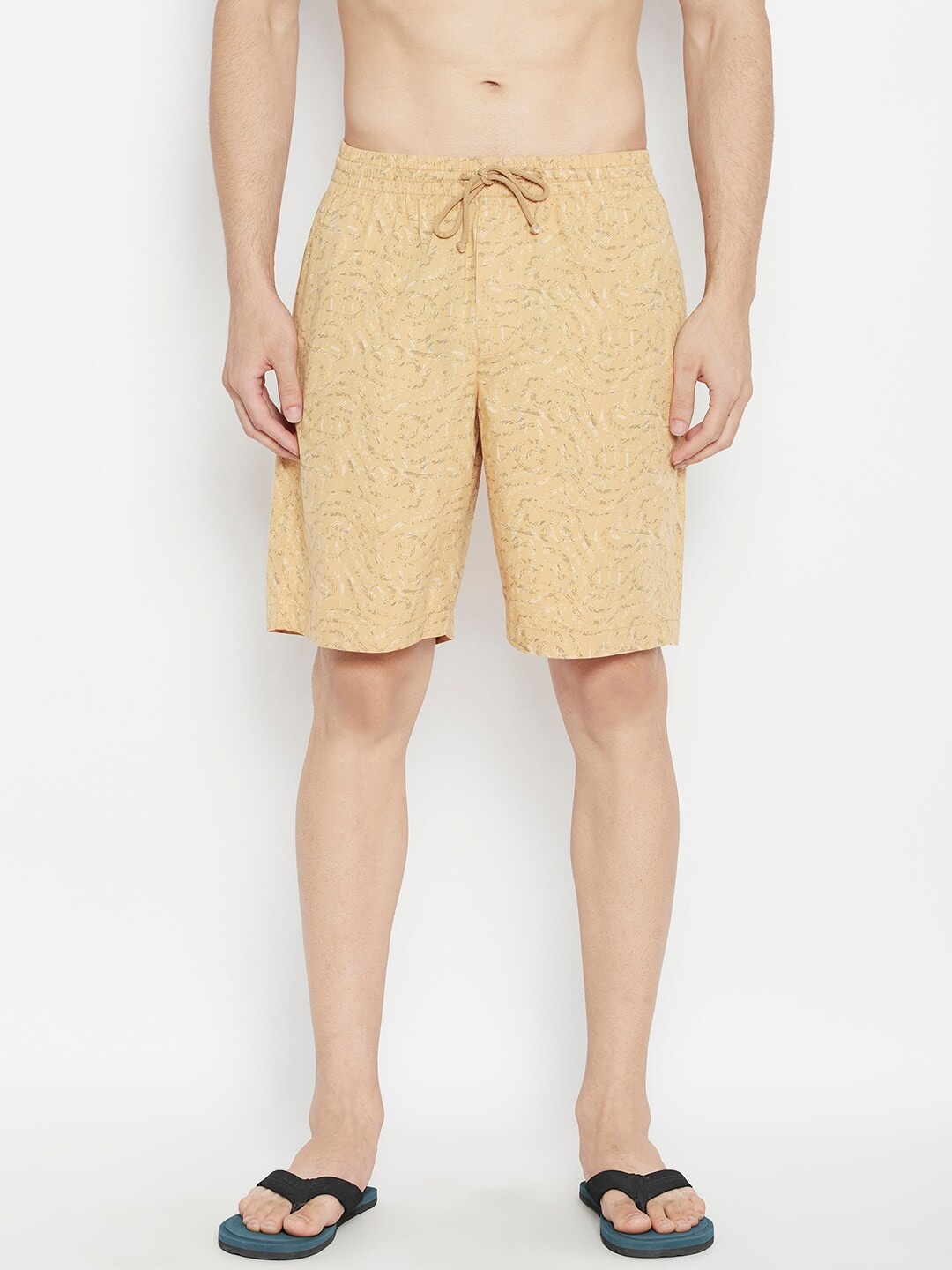 Crimsoune Club Men Yellow & Off White Abstract Printed Slim Fit Mid-Rise Lounge Shorts
Crimsoune Club Men Yellow & Off White Abstract Printed Slim Fit Mid-Rise Lounge Shorts