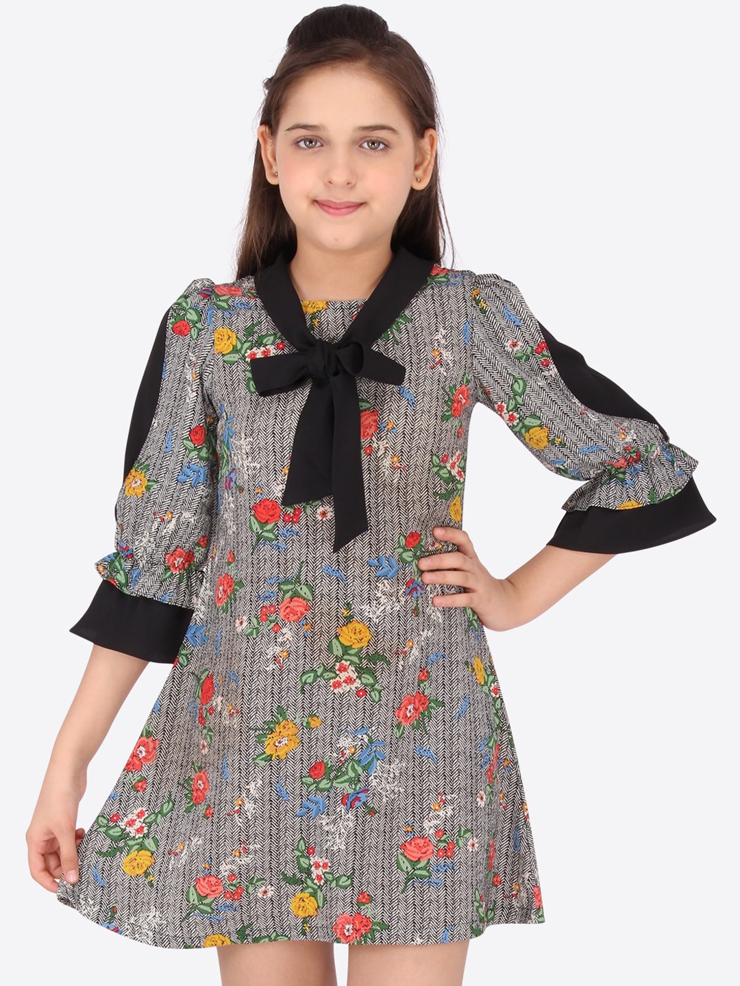 CUTECUMBER Black & White Floral Tie-Up Neck Georgette A-Line Dress