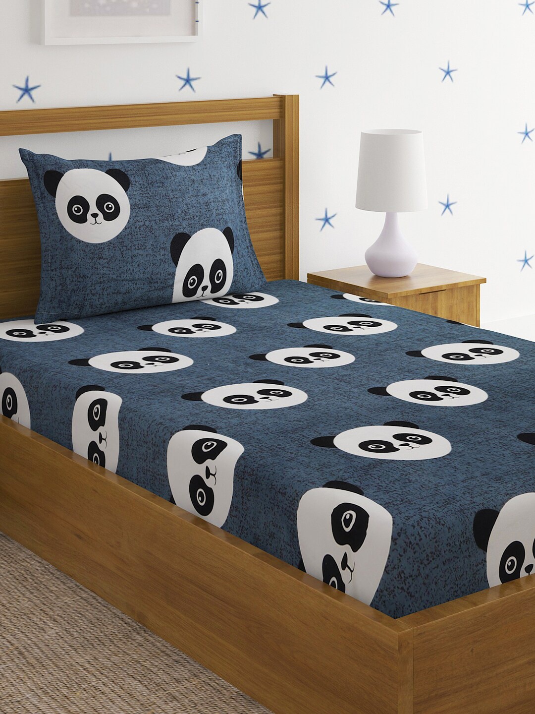 HOSTA HOMES Grey & White Cartoon Character 220 TC Single Bedsheet with 1 Pillow Covers
HOSTA HOMES Grey & White Cartoon Character 220 TC Single Bedsheet with 1 Pillow Covers