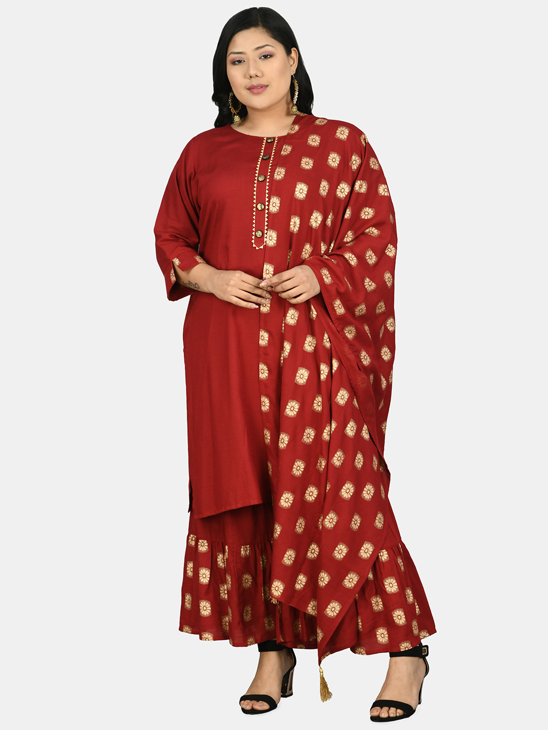 PrettyPlus by Desinoor.com Women Maroon & Gold Coloured Kurta with Sharara & Dupatta
PrettyPlus by Desinoor.com Women Maroon & Gold Coloured Kurta with Sharara & Dupatta