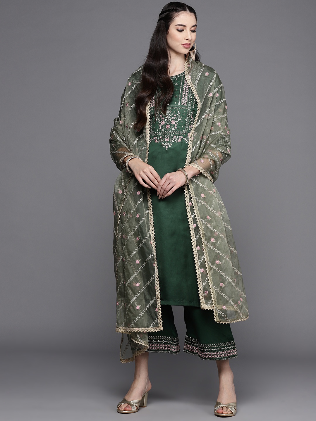 Biba Women Green Ethnic Motifs Yoke Design Regular Sequinned Kurta with Trousers & With Dupatta
Biba Women Green Ethnic Motifs Yoke Design Regular Sequinned Kurta with Trousers & With Dupatta