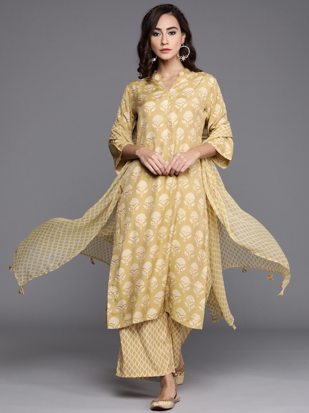 Libas Women Beige and Cream-Coloured Ethnic Motifs Printed Kurta with Palazzos & Dupatta
Libas Women Beige and Cream-Coloured Ethnic Motifs Printed Kurta with Palazzos & Dupatta