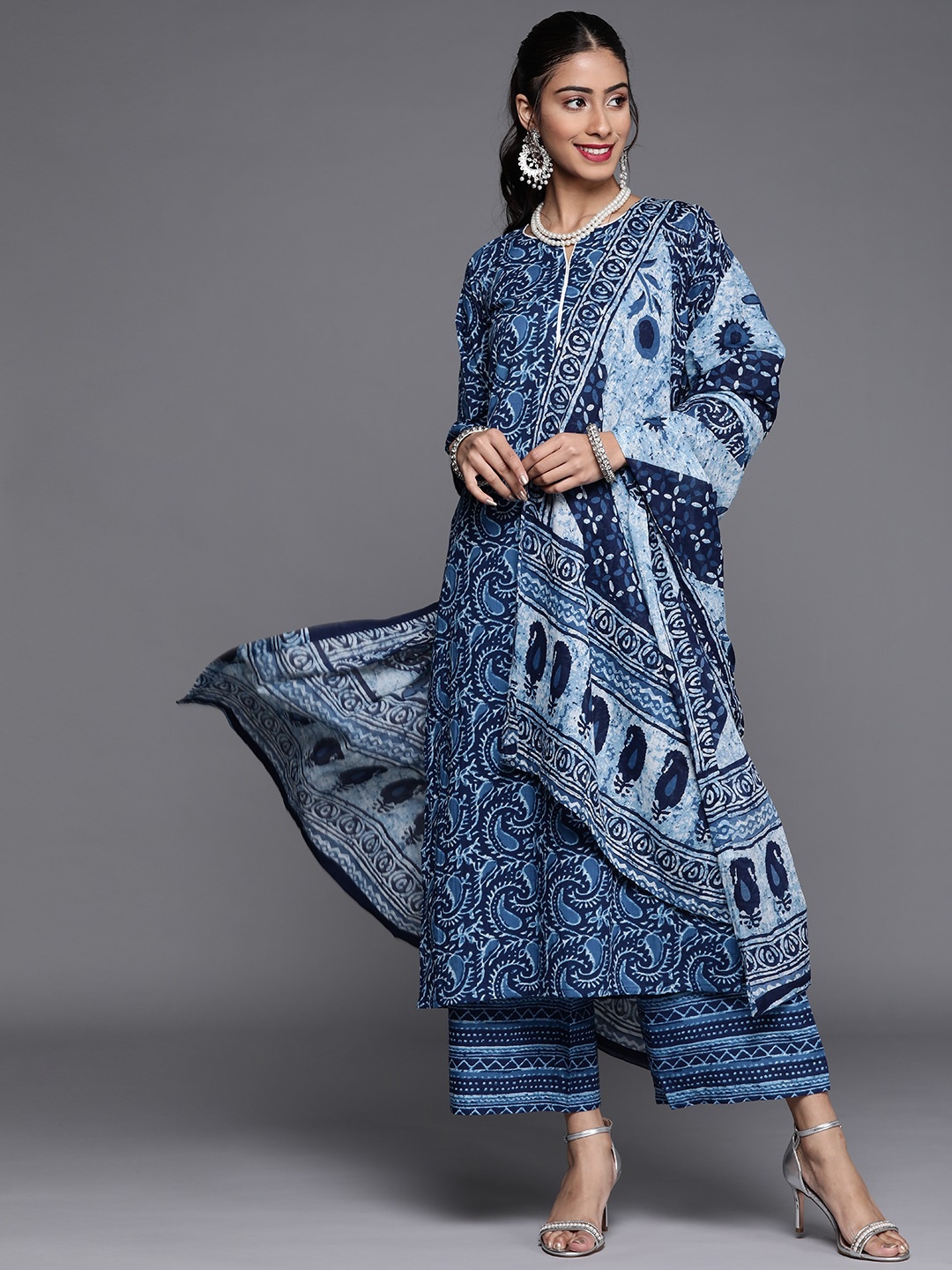 Libas Women Blue Paisley Printed Regular Pure Cotton Kurta with Palazzos & With Dupatta
Libas Women Blue Paisley Printed Regular Pure Cotton Kurta with Palazzos & With Dupatta