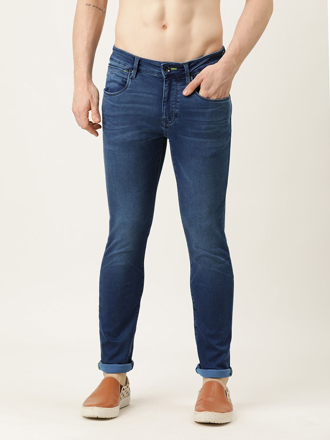 Flying Machine Men Blue Tapered Fit Light Fade Mid Rise Light Faded Clean look Jeans
Flying Machine Men Blue Tapered Fit Light Fade Mid Rise Light Faded Clean look Jeans
