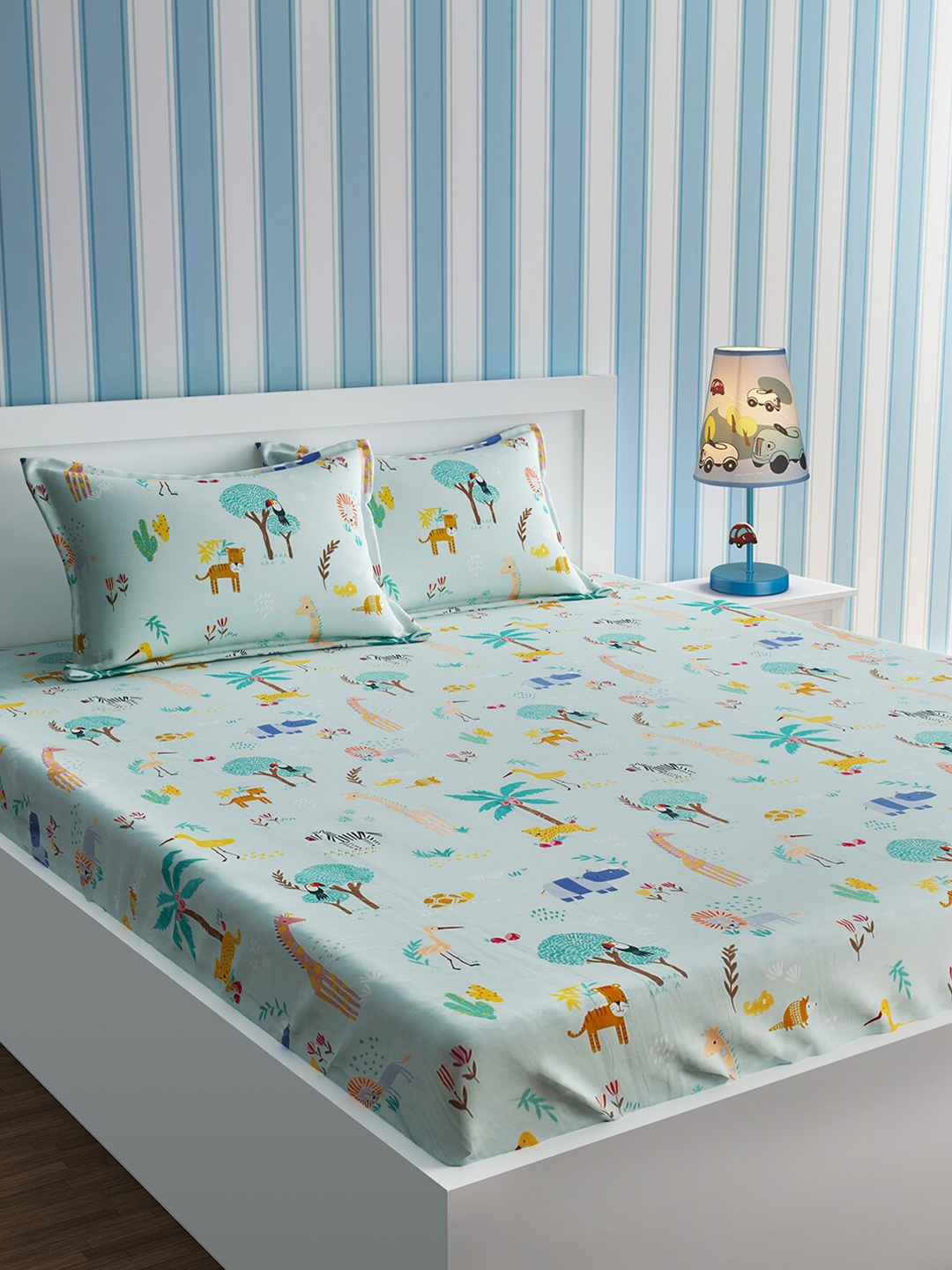 URBAN DREAM Green & Blue Conversational 210 TC Cotton Queen Bedsheet with 2 Pillow Covers
URBAN DREAM Green & Blue Conversational 210 TC Cotton Queen Bedsheet with 2 Pillow Covers