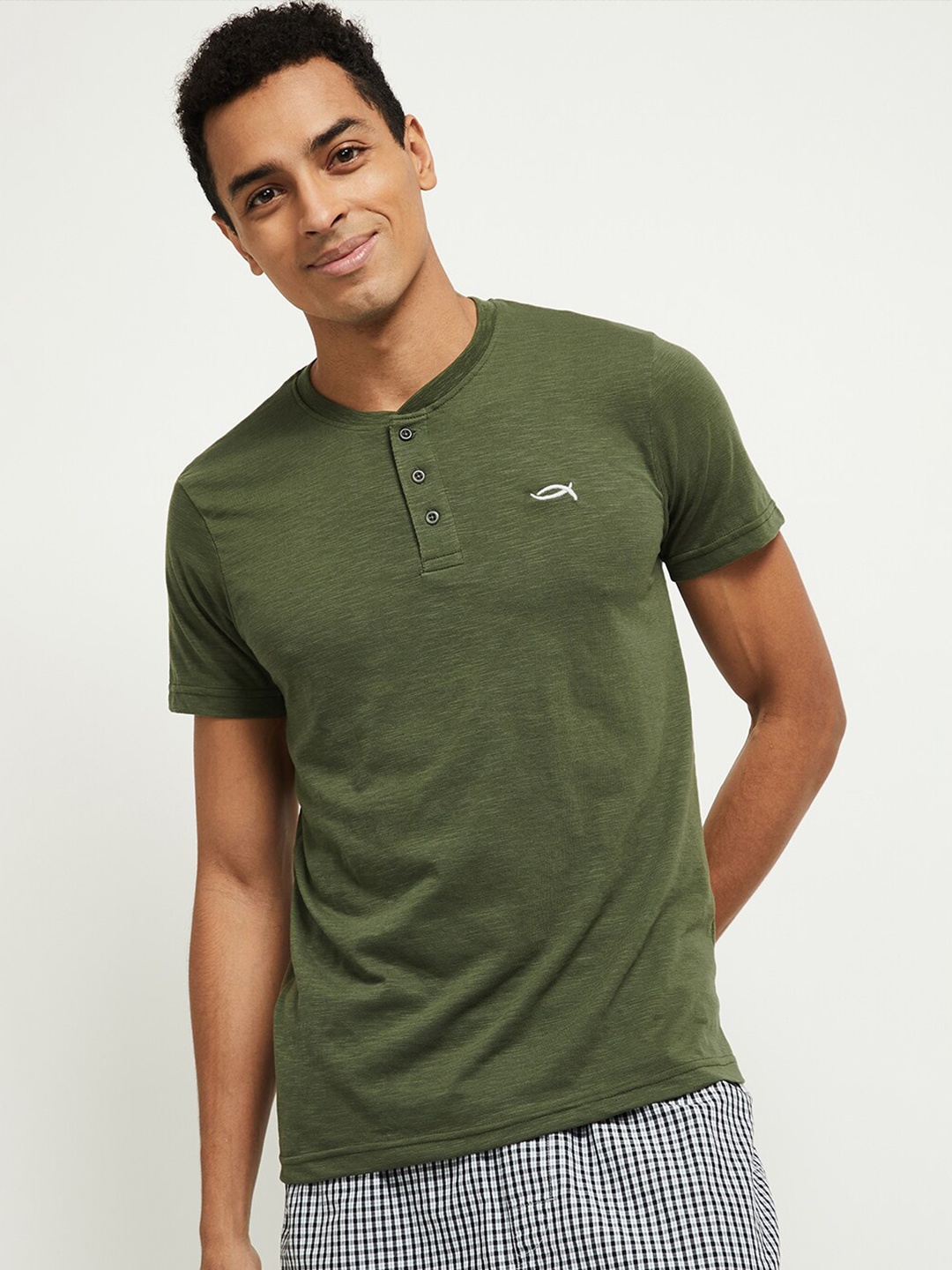 max Men Green Applique T-shirt
