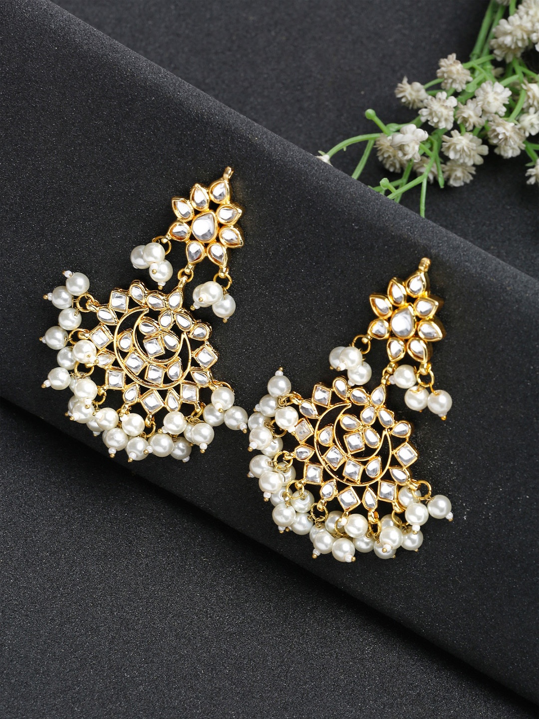 Ruby Raang Gold-Plated & White Faux Kundan Studded Handcrafted Contemporary Chandbalis
Ruby Raang Gold-Plated & White Faux Kundan Studded Handcrafted Contemporary Chandbalis