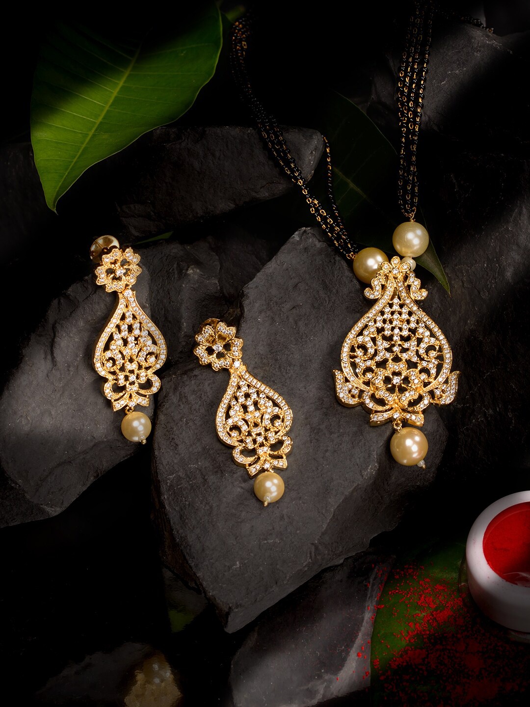 Saraf RS Jewellery Gold Plated Antique Pendant Necklace with Black Beads Pearl Mala Set, White
Saraf RS Jewellery Gold Plated Antique Pendant Necklace with Black Beads Pearl Mala Set, White