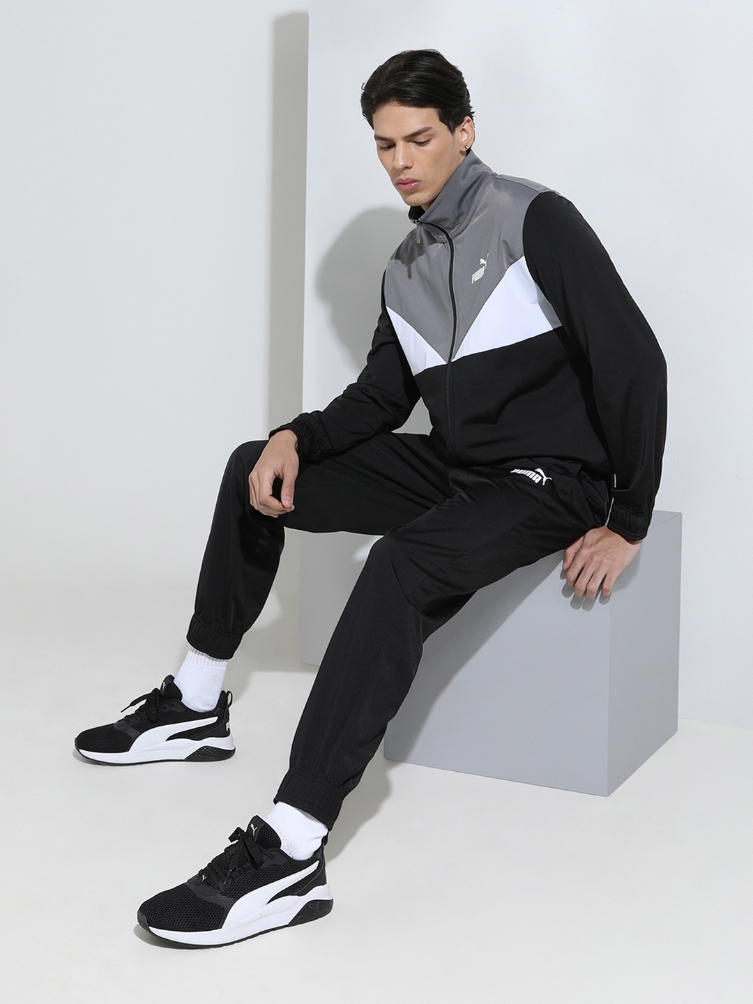 Puma Men Black & White Colorblocked Tracksuit