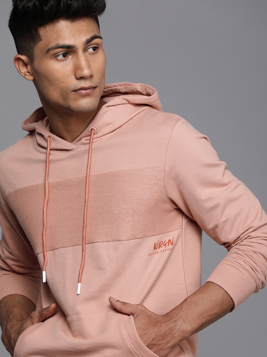 WROGN Men Peach Pink Solid Slim Fit Hooded Pullover Sweatshirt With Patchwork Detail
WROGN Men Peach Pink Solid Slim Fit Hooded Pullover Sweatshirt With Patchwork Detail